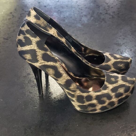 Carlos shoes   - Picture 1 of 5
